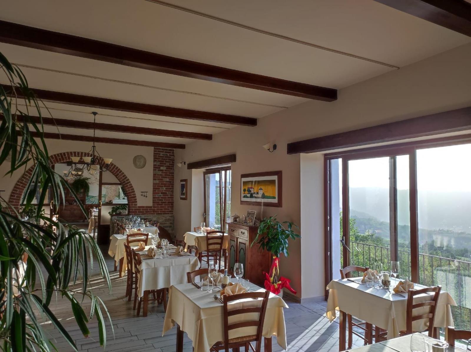Albergo Ristorante 'l Bunet Cortemilia Exterior foto