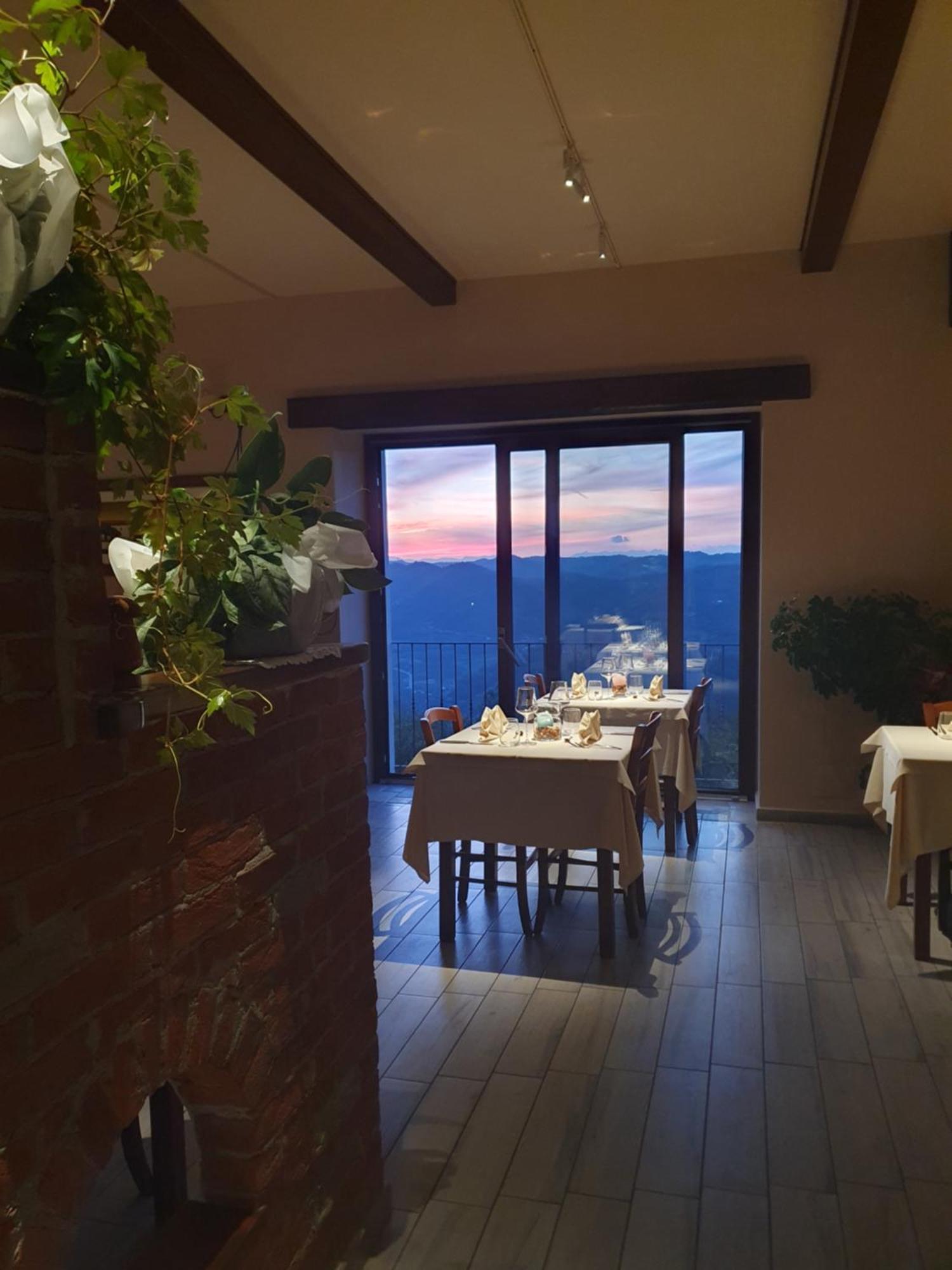 Albergo Ristorante 'l Bunet Cortemilia Exterior foto