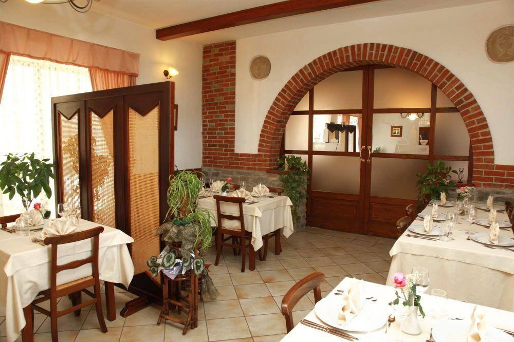 Albergo Ristorante 'l Bunet Cortemilia Exterior foto