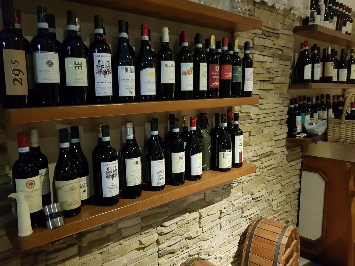 Albergo Ristorante 'l Bunet Cortemilia Exterior foto